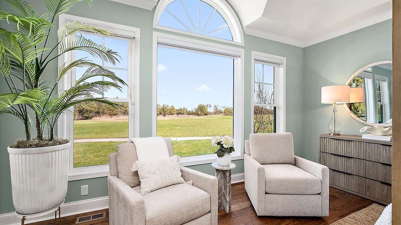 Photo of Livingroom in Bayside