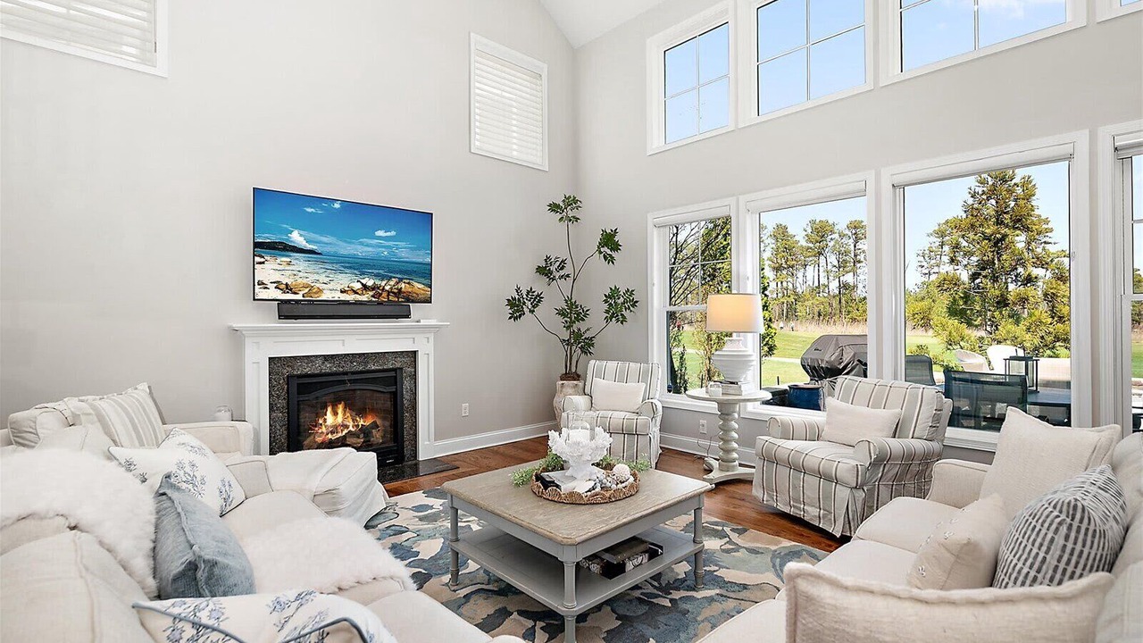Photo of Livingroom in Bayside