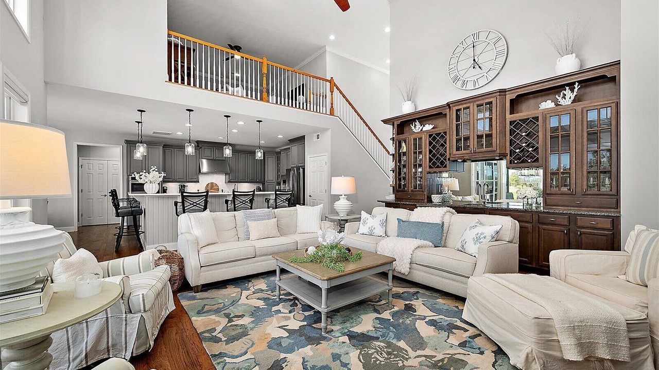Photo of Livingroom in Bayside