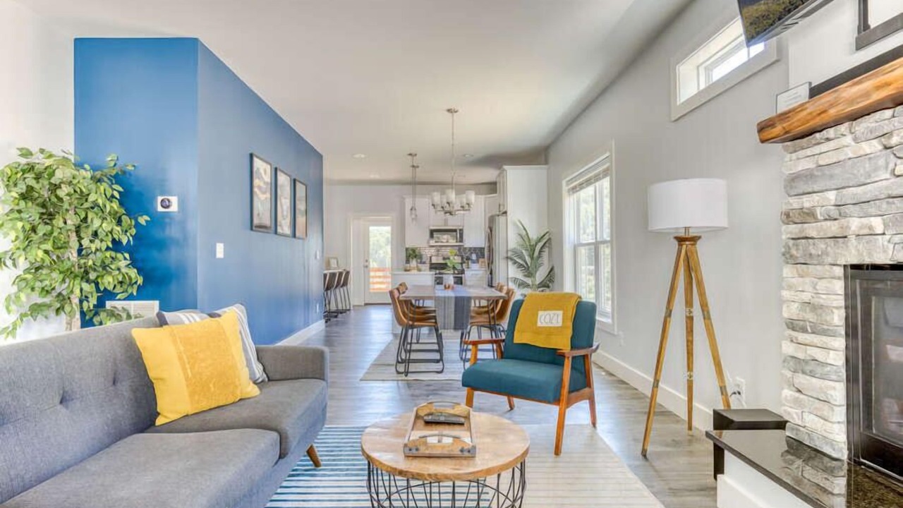 Photo of Livingroom in Fairview