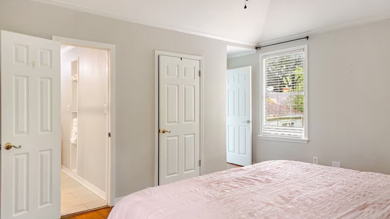 Photo of Bedroom in Broadmoor