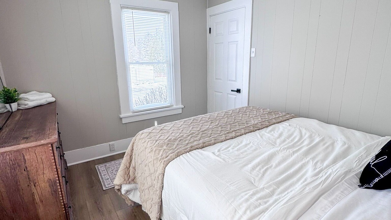 Photo of Bedroom in Slippery Rock