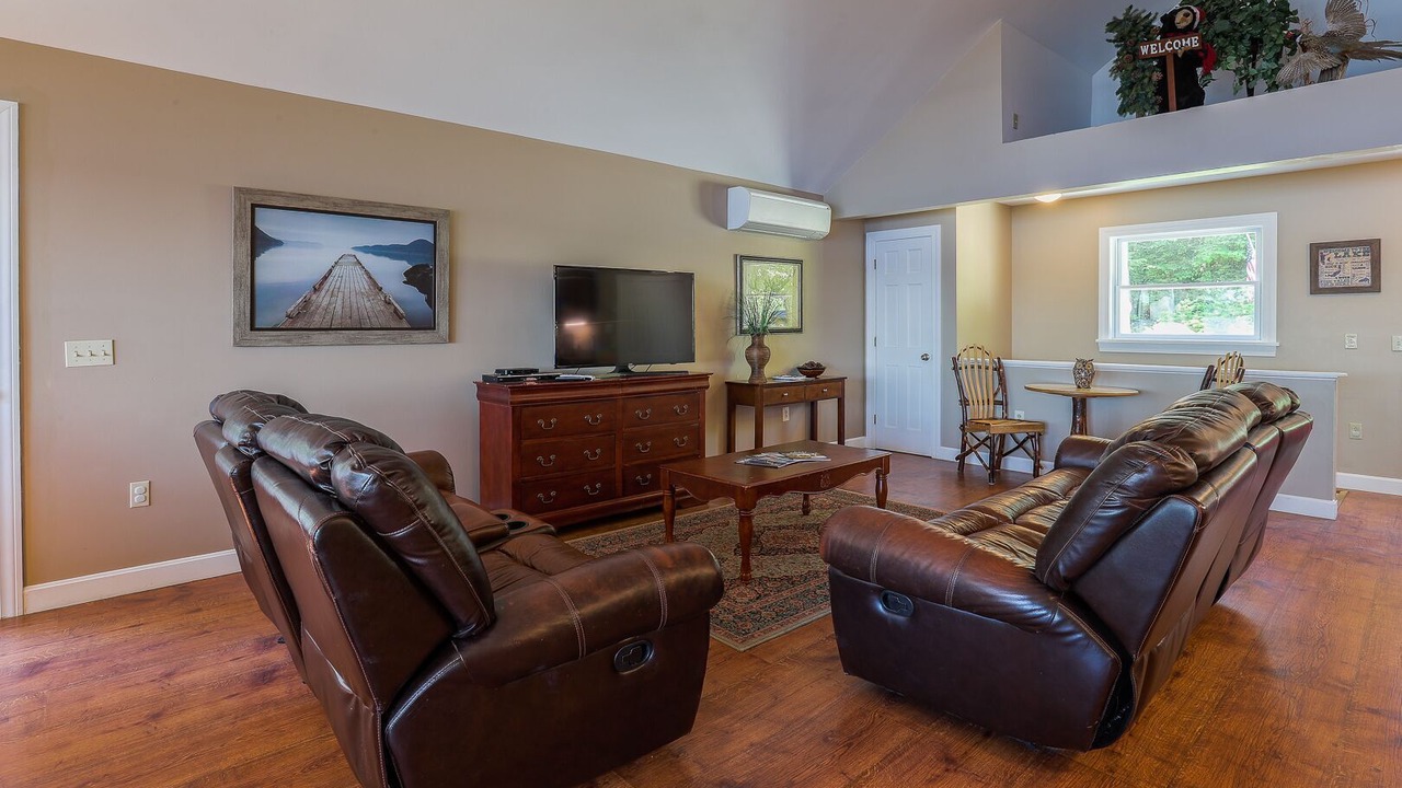 Photo of Livingroom in Otis