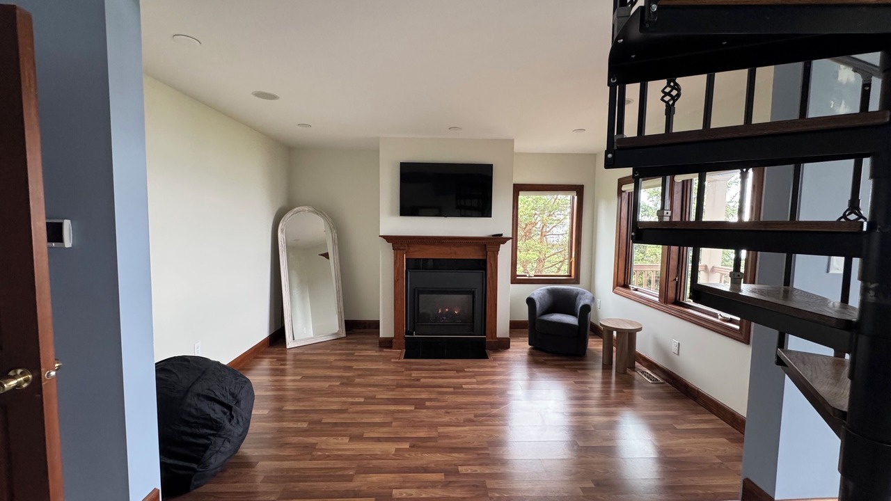 Photo of Livingroom in Town of Porter