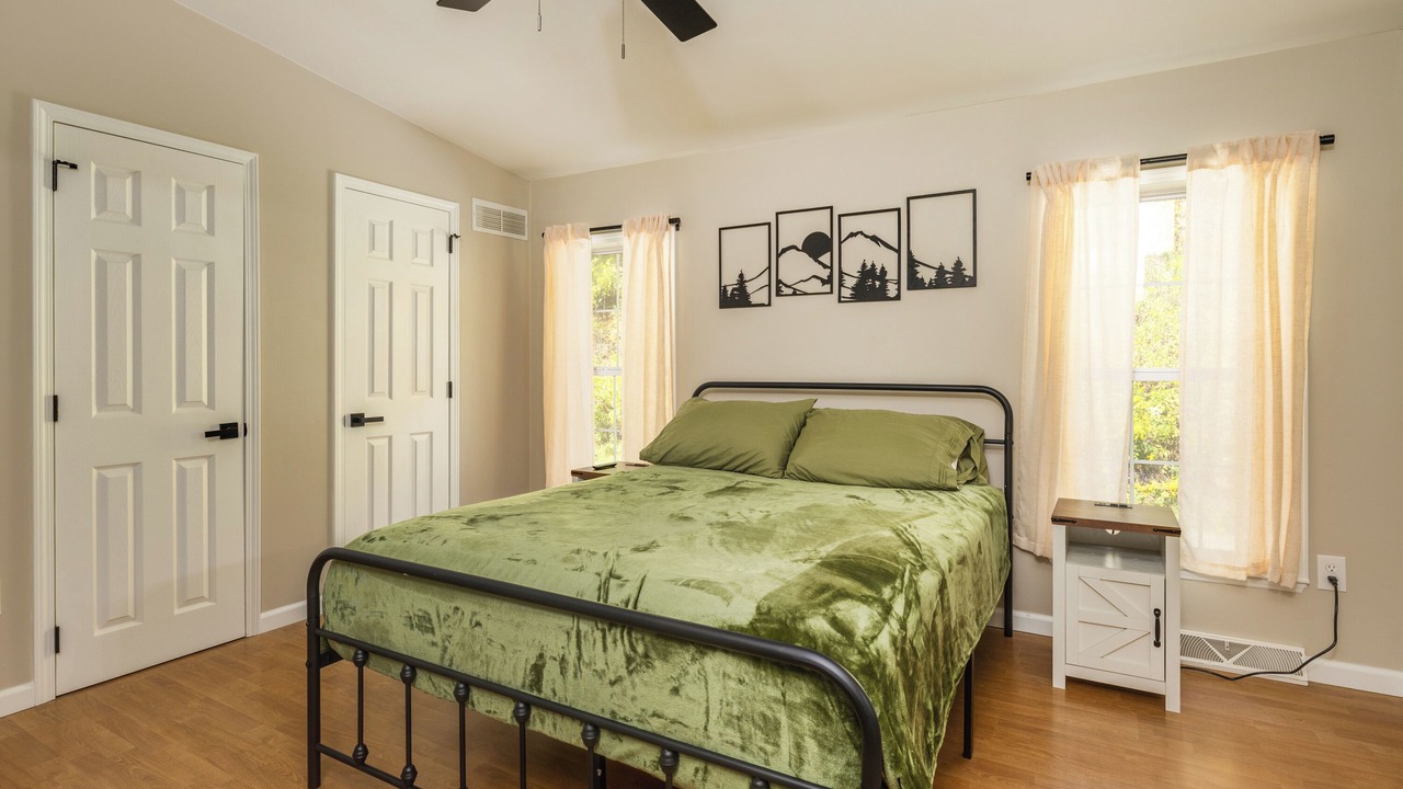 Photo of Bedroom in Mainesburg