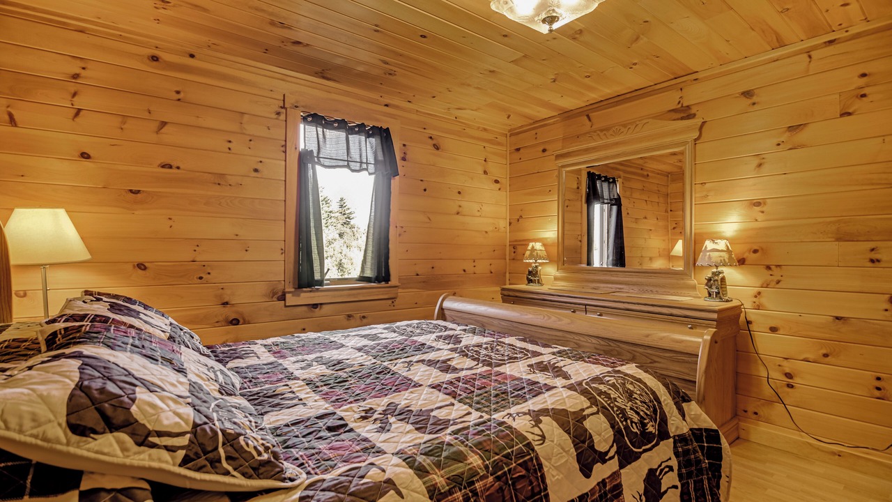 Photo of Bedroom in East Central Franklin