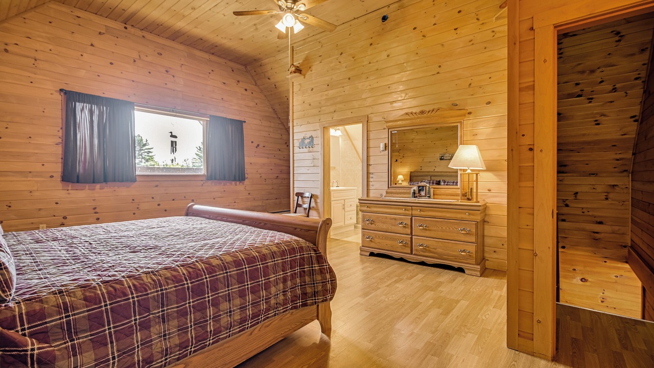 Photo of Bedroom in East Central Franklin
