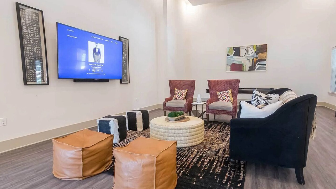 Photo of Livingroom in North Arlington