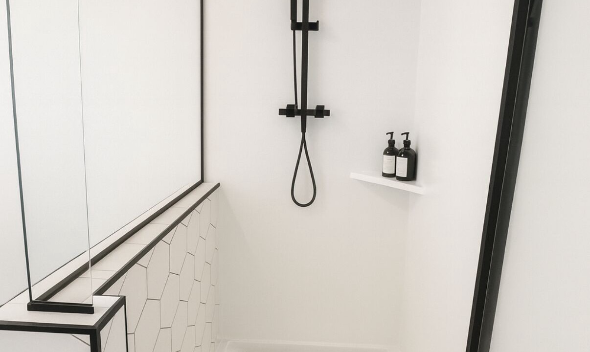 Photo of Bathroom in Lewis Run