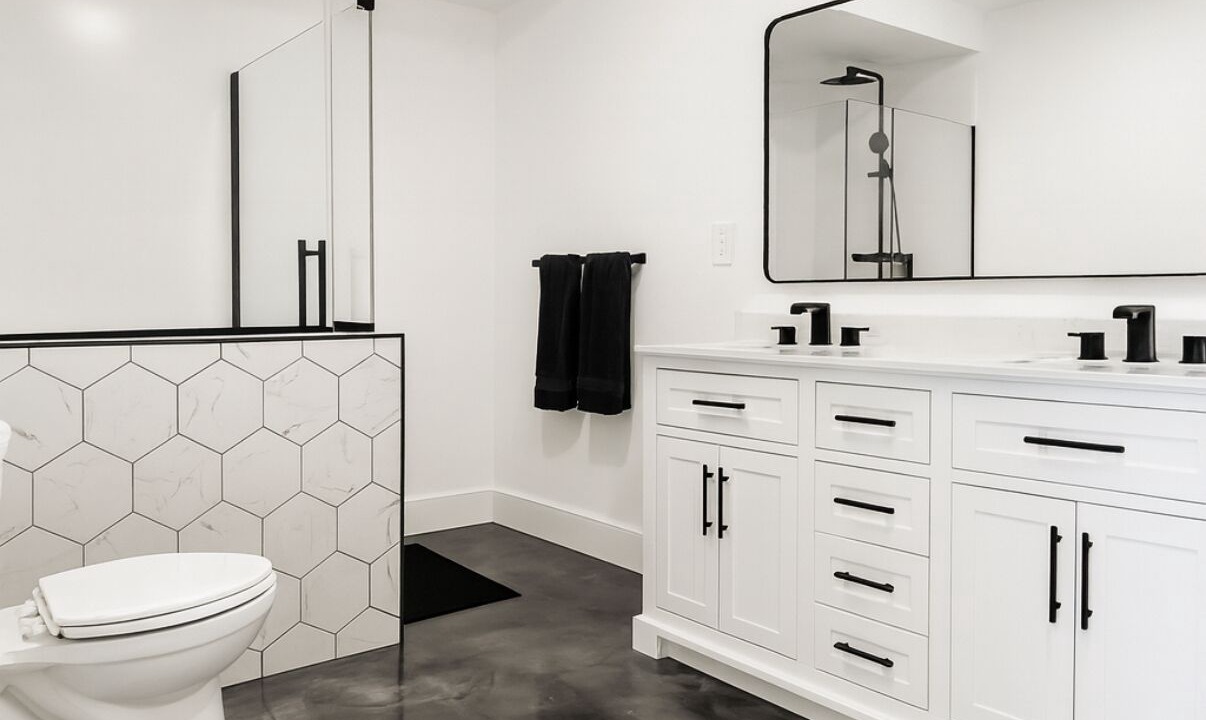 Photo of Bathroom in Lewis Run