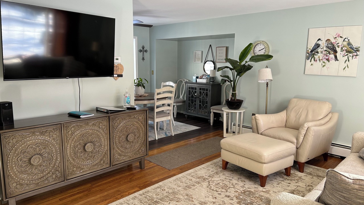 Photo of Livingroom in Warren South