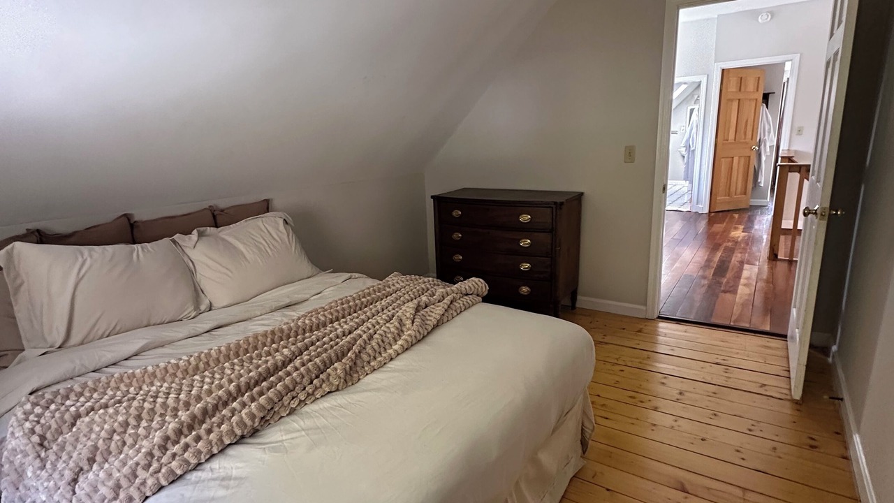 Photo of Bedroom in Greenwood