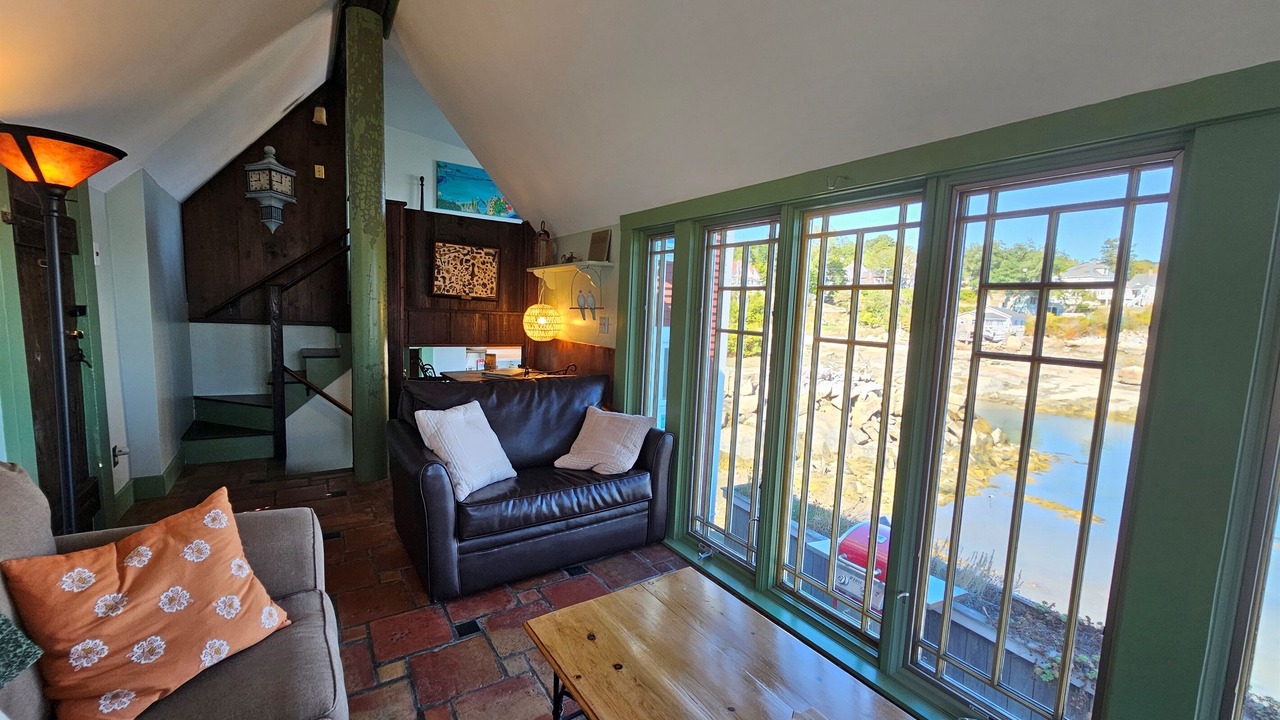 Photo of Livingroom in Stonington