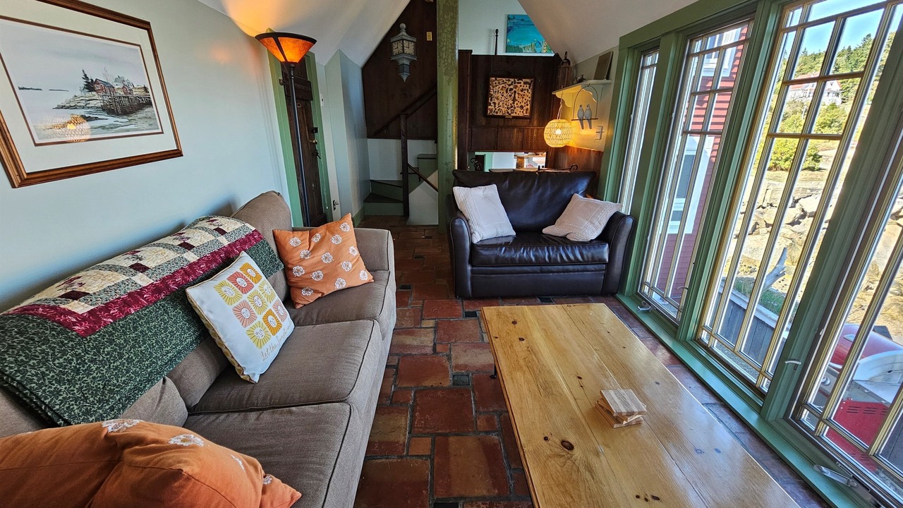 Photo of Livingroom in Stonington