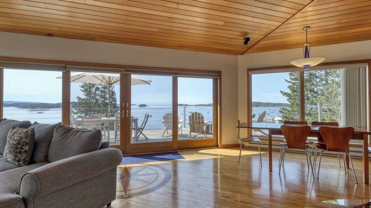 Photo of Livingroom in Stonington