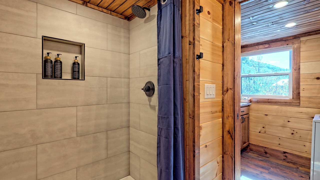 Photo of Bathroom in Hayesville