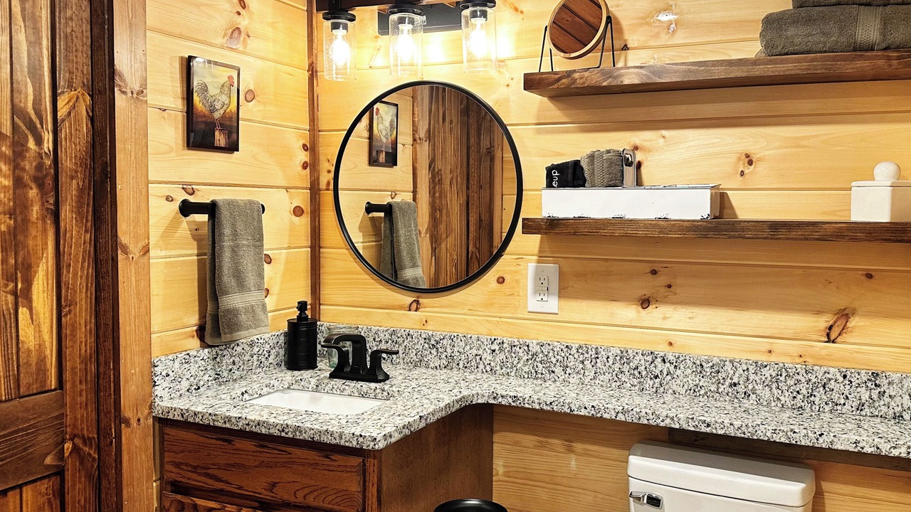 Photo of Bathroom in Hayesville