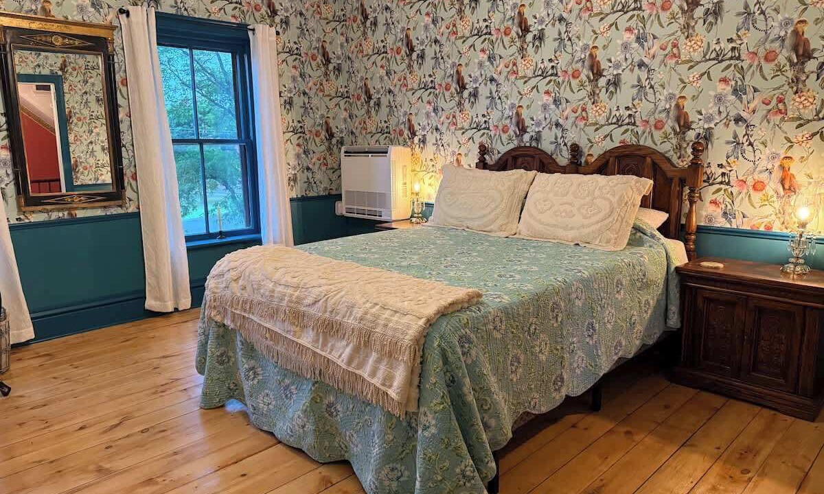 Photo of Bedroom in Seneca Falls