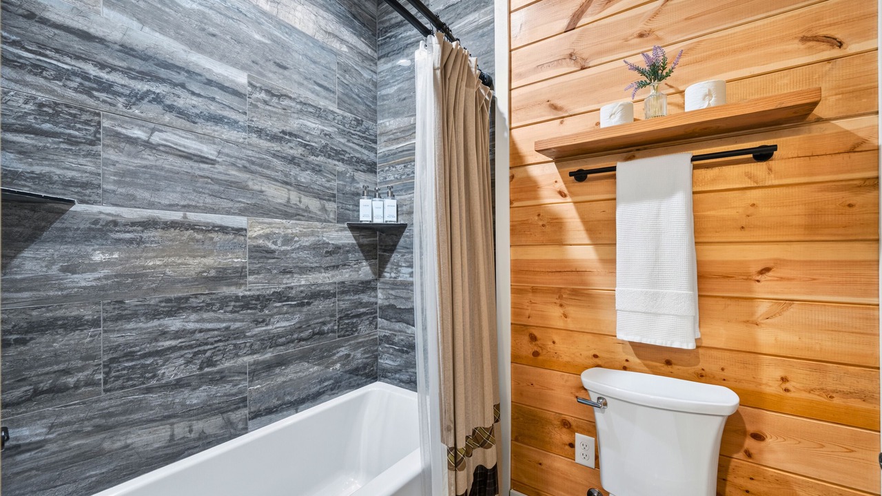 Photo of Bathroom in Golden
