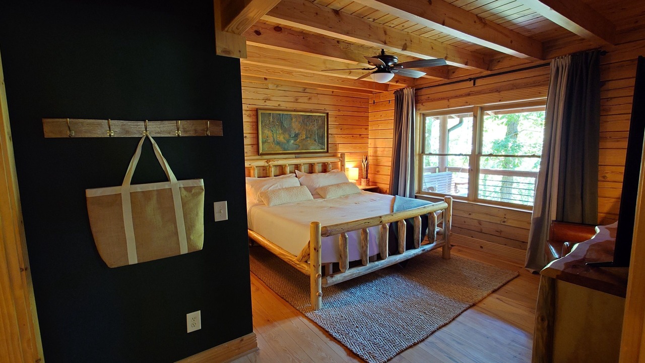 Photo of Bedroom in Dawsonville