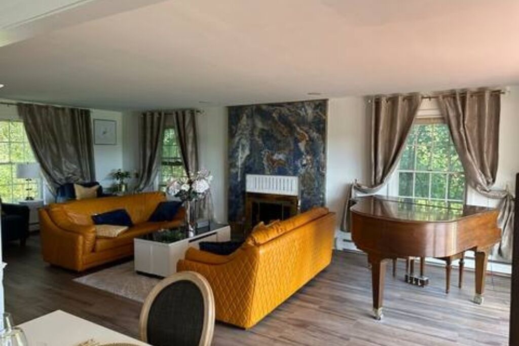 Photo of Livingroom in Wilton