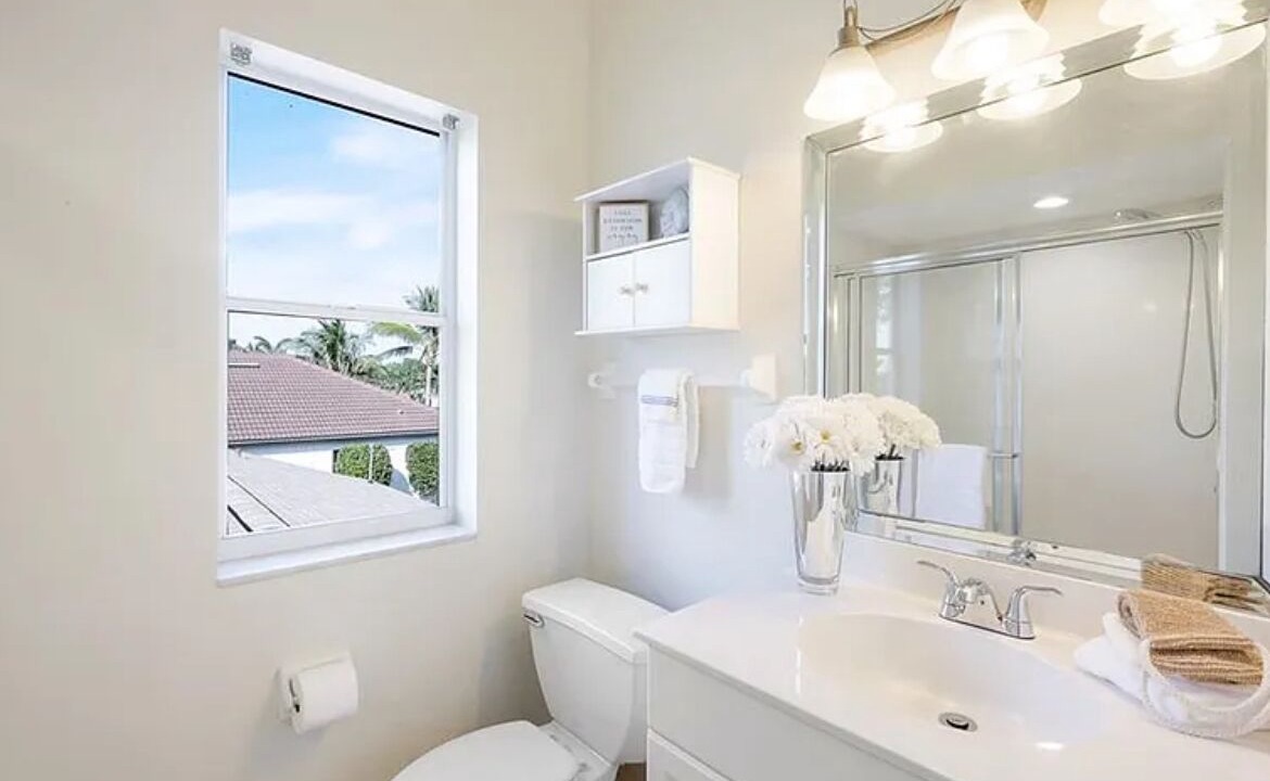 Photo of Bathroom in Naples Park