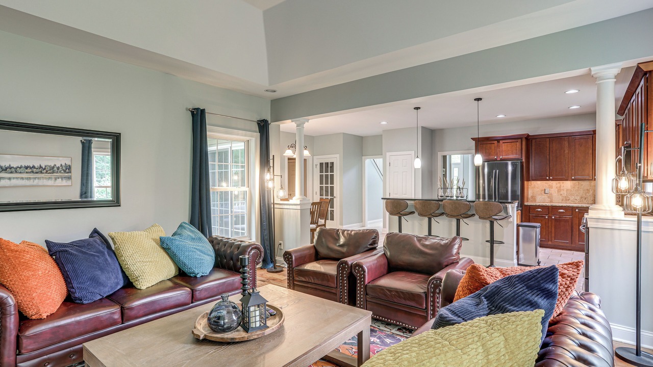 Photo of Livingroom in Collins Center