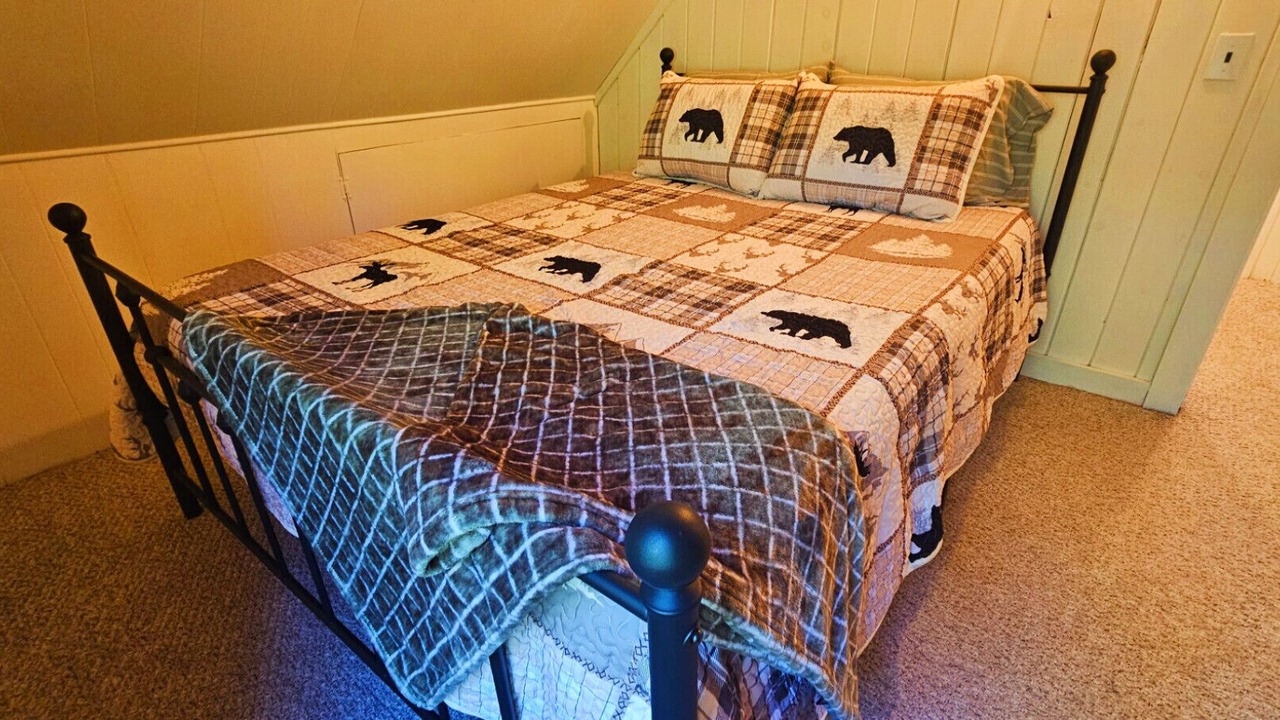 Photo of Bedroom in Greenville Junction