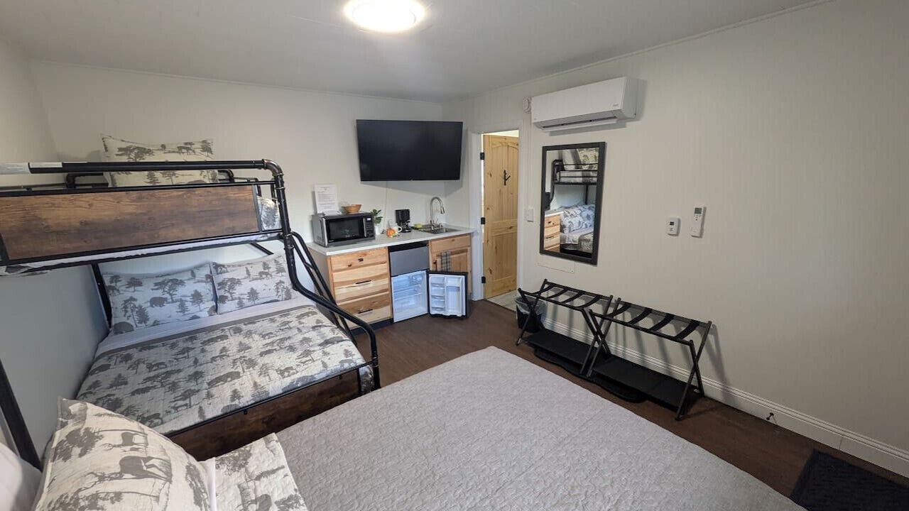 Photo of Bedroom in Canaan