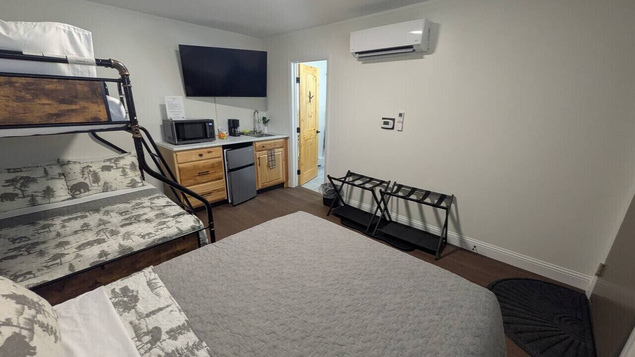 Photo of Bedroom in Canaan