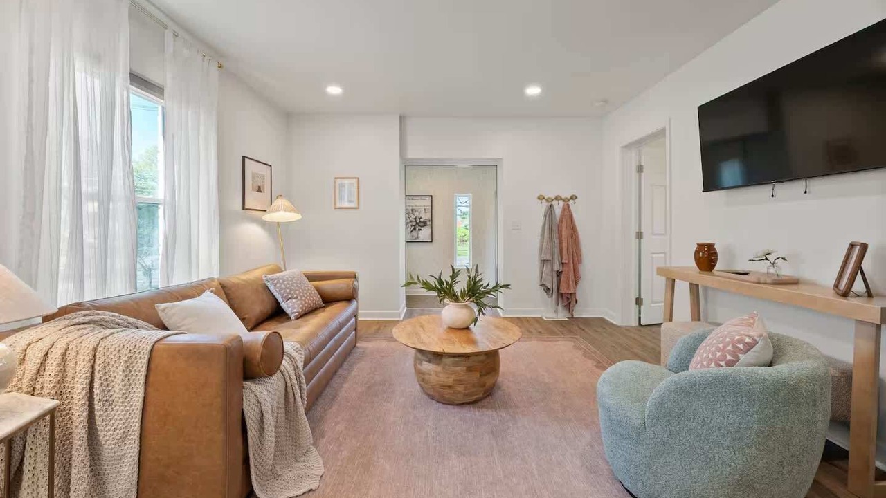 Photo of Livingroom in Clintonville