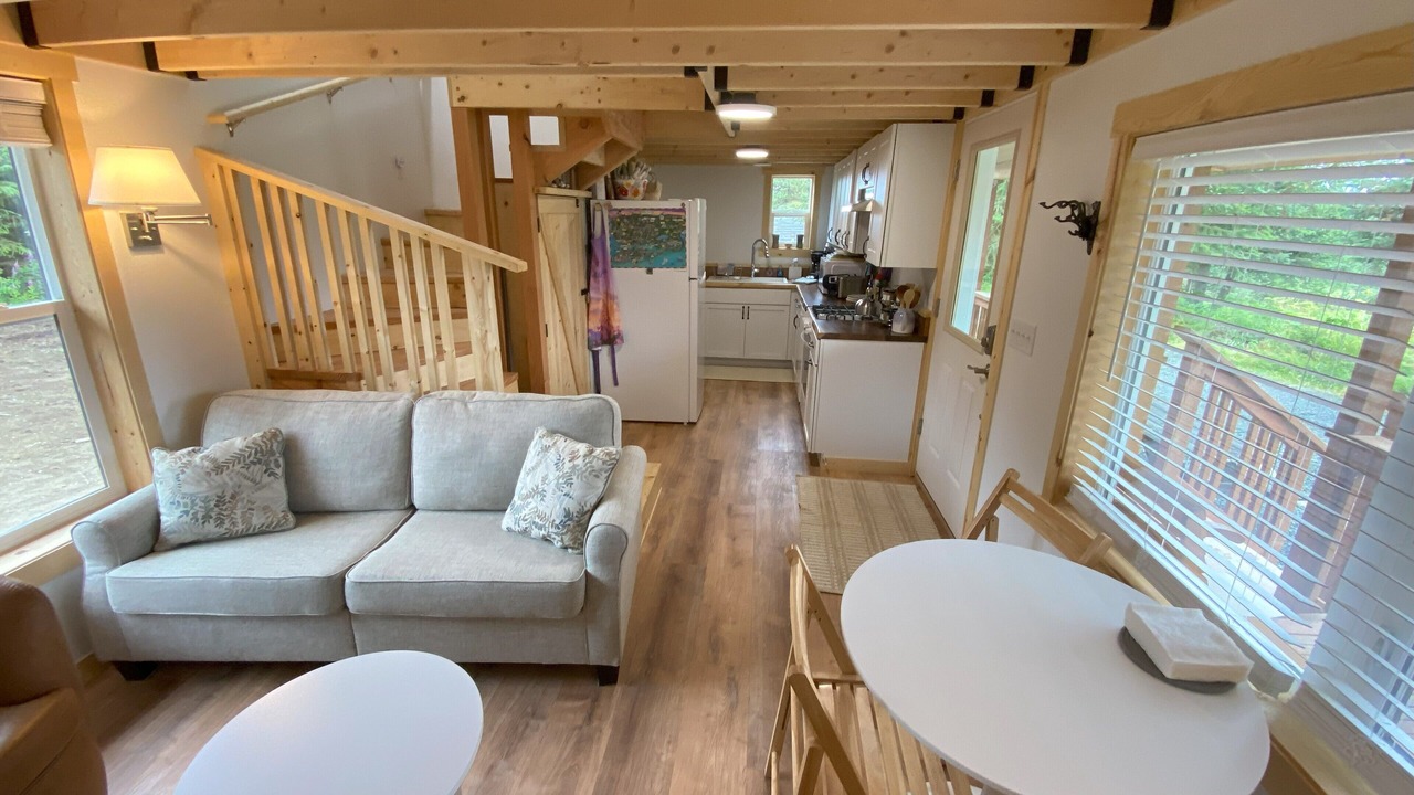 Photo of Livingroom in Homer