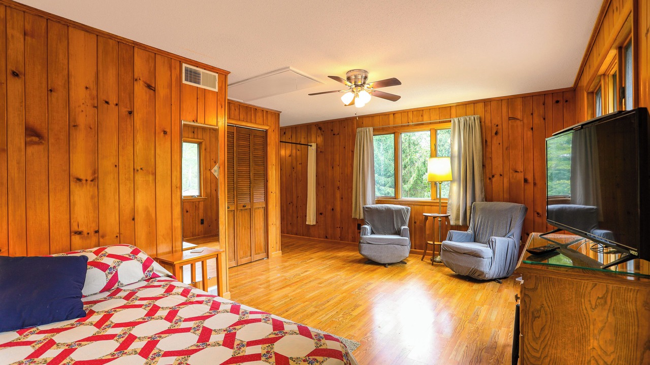 Photo of Bedroom in Edinboro