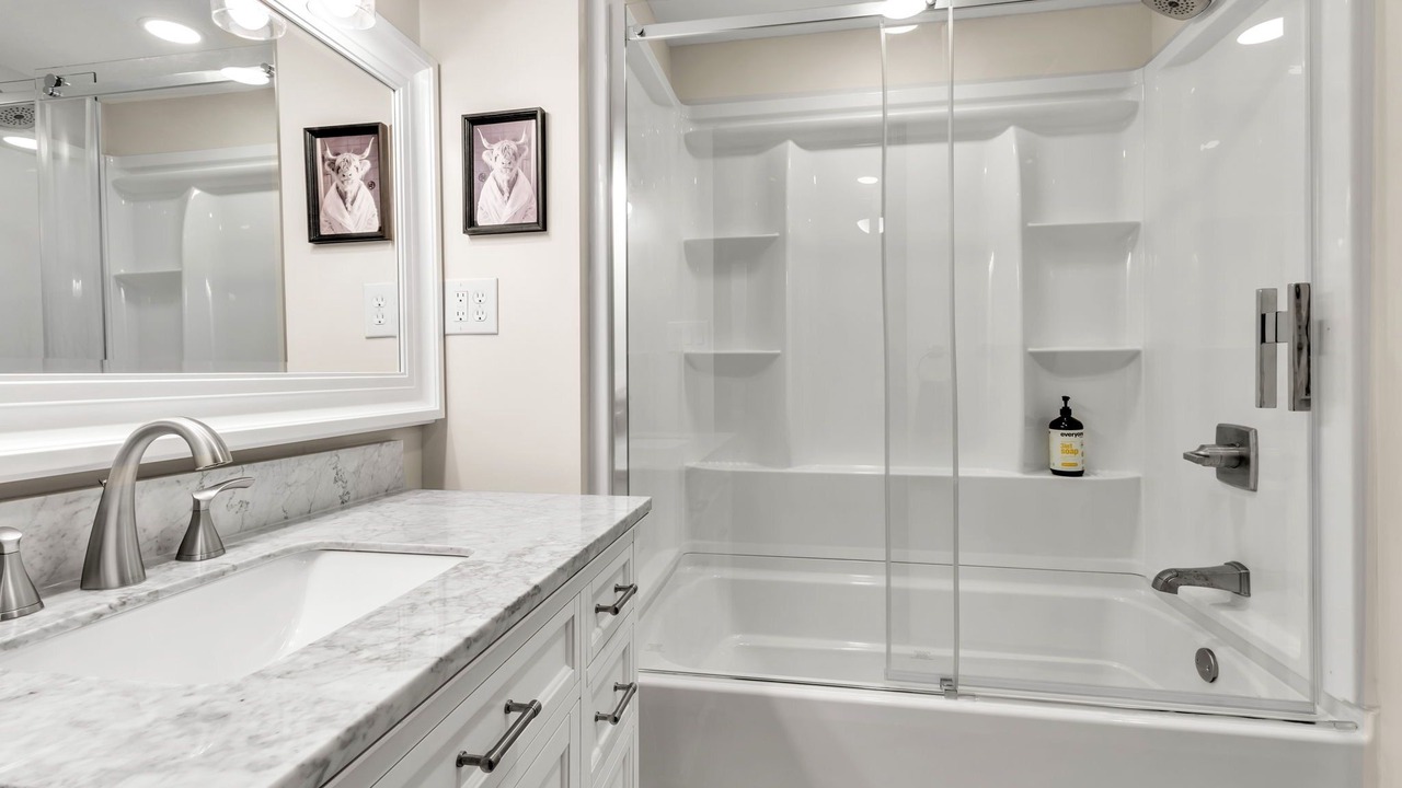 Photo of Bathroom in Crittenden