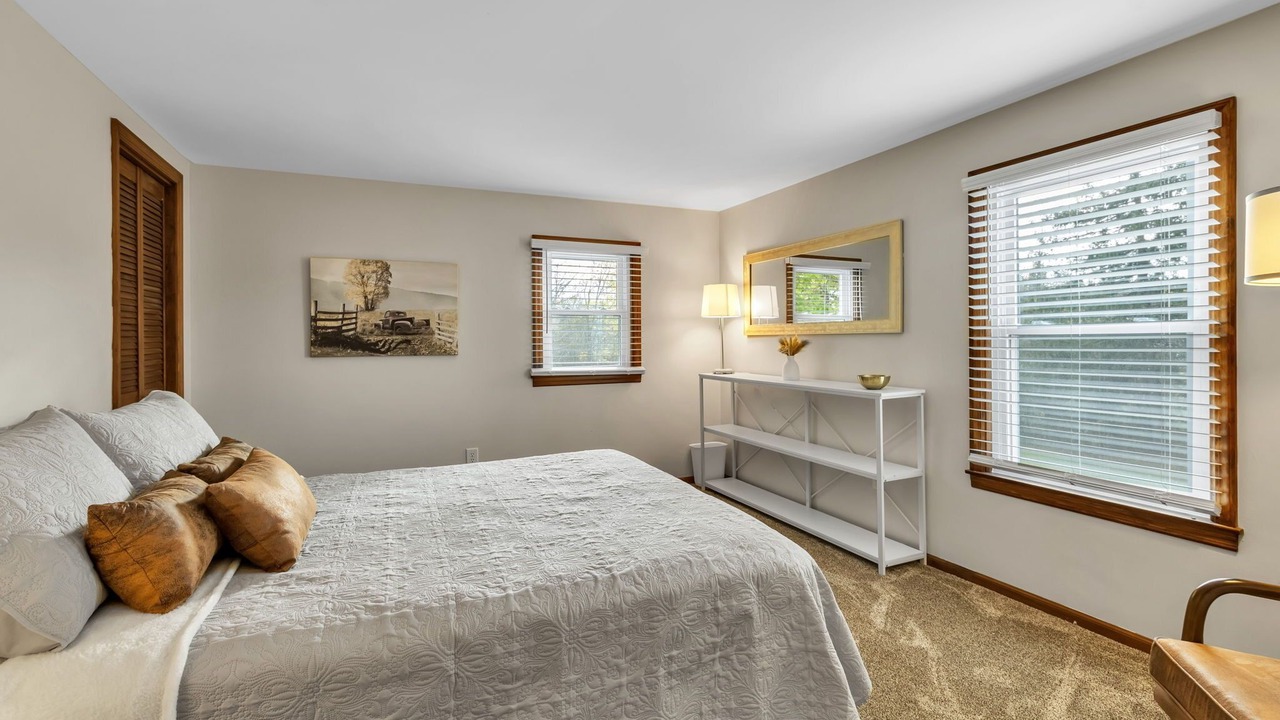 Photo of Bedroom in Crittenden