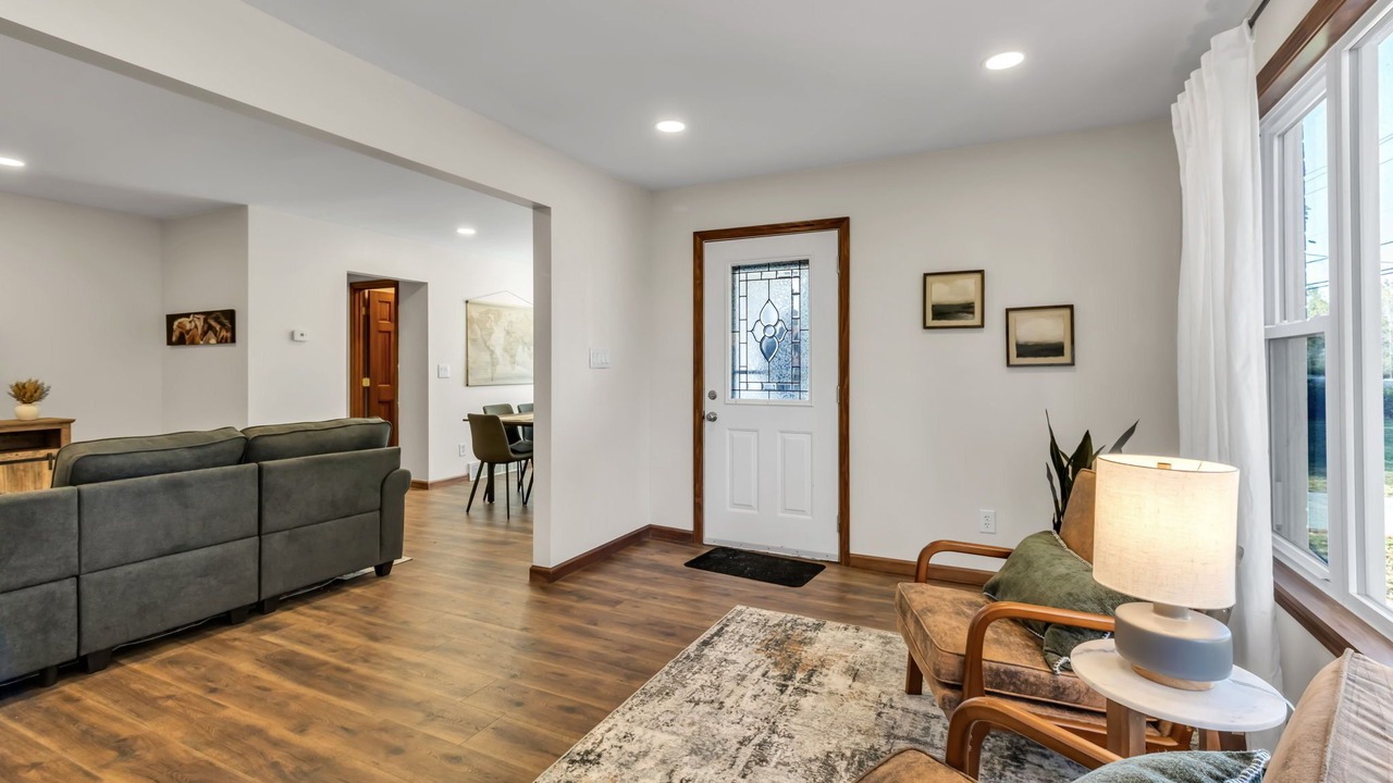 Photo of Livingroom in Crittenden