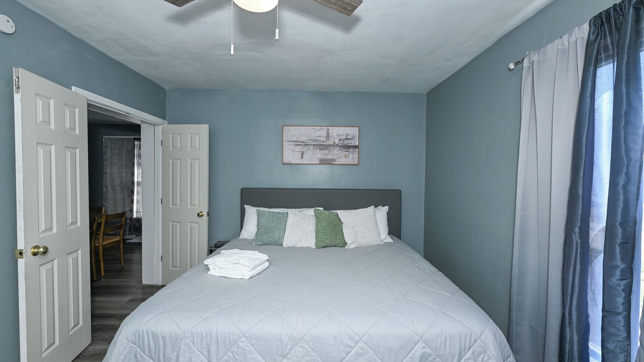 Photo of Bedroom in Firestone Park