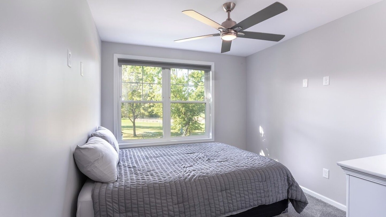 Photo of Bedroom in Lake Erie Beach