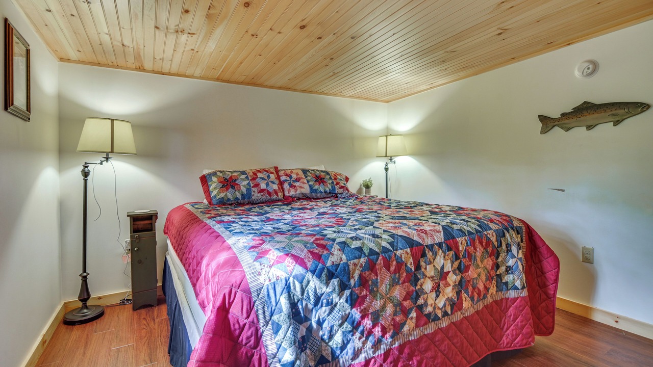 Photo of Bedroom in Magalloway Plantation