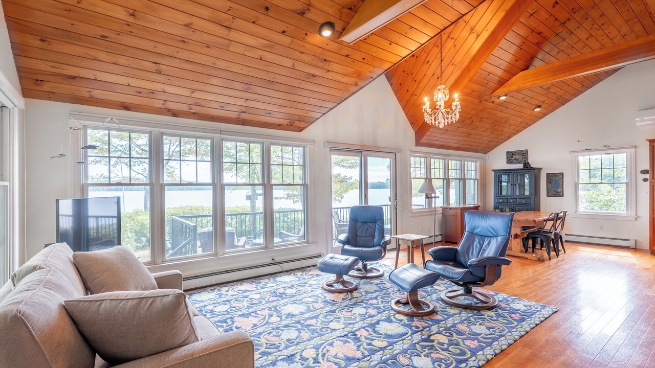 Photo of Livingroom in Raymond