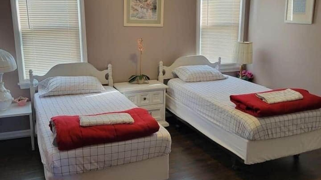 Photo of Bedroom in Downtown Niagara Falls