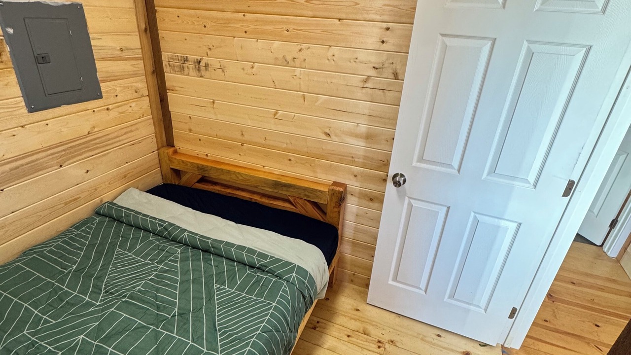 Photo of Bedroom in Clam Gulch