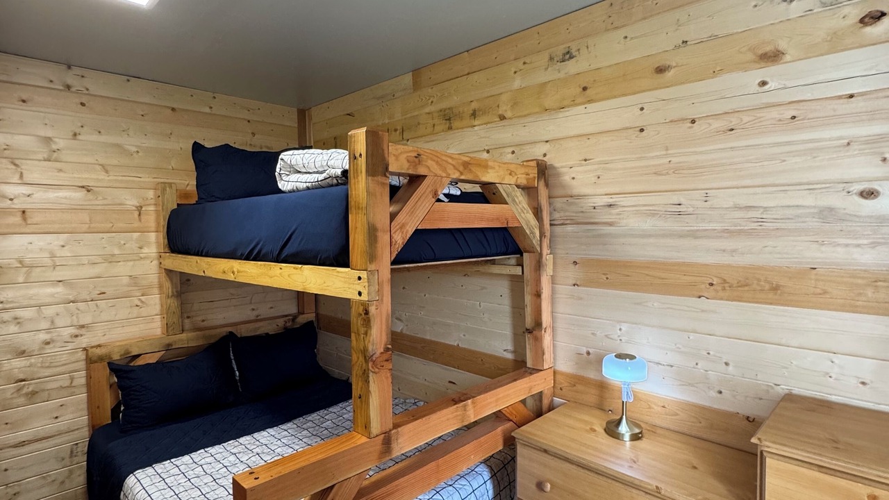 Photo of Bedroom in Clam Gulch
