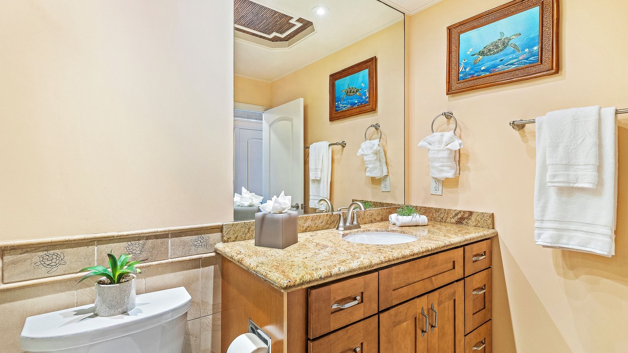 Photo of Bathroom in Historic Lahaina Front Street