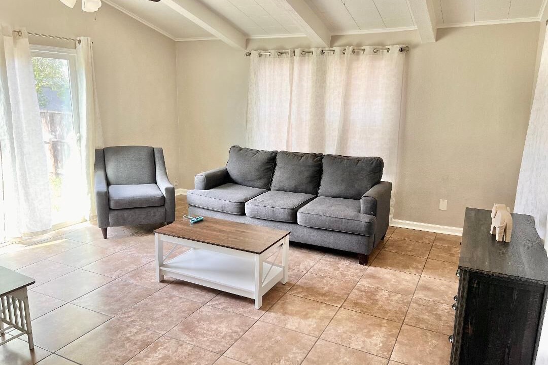 Photo of Livingroom in South Side