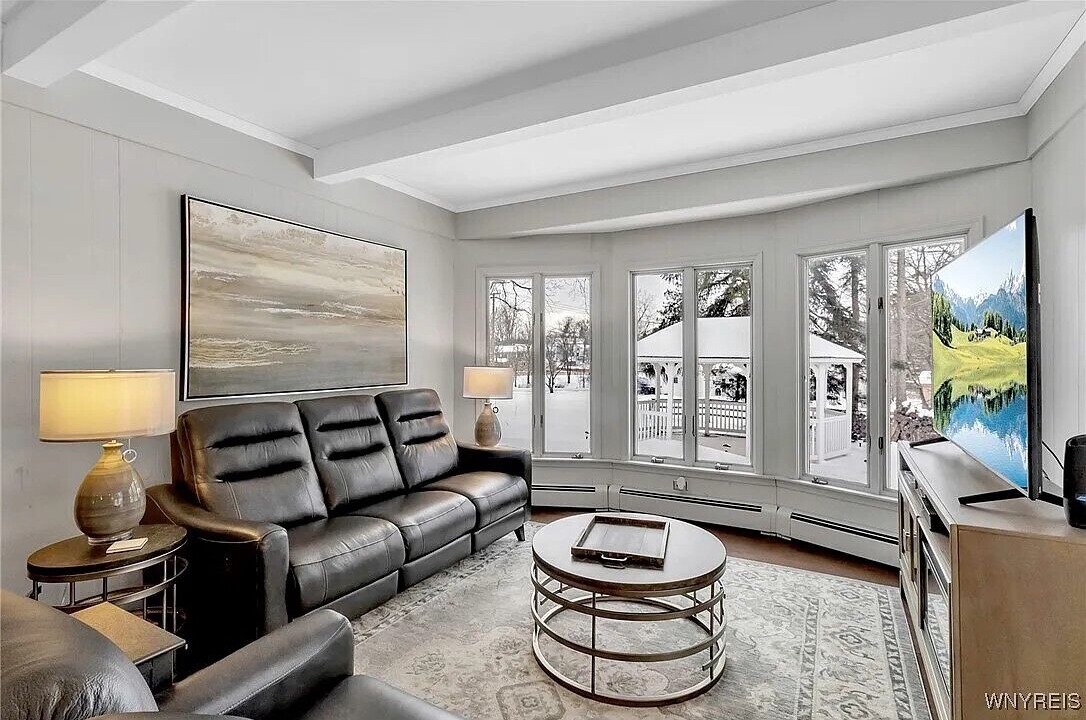 Photo of Livingroom in Orchard Park