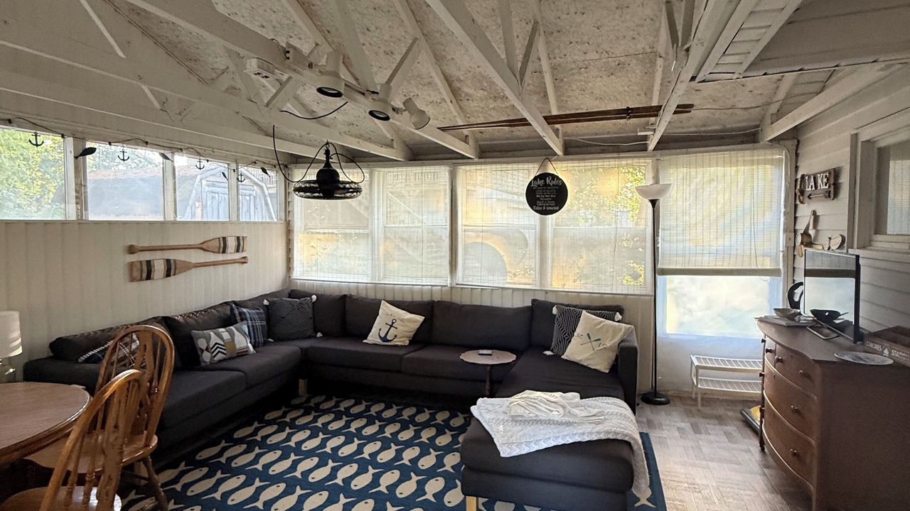 Photo of Livingroom in Canadohta Lake
