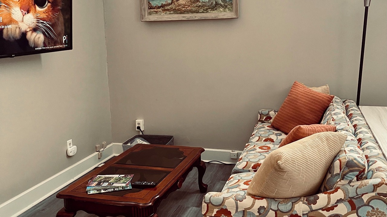 Photo of Livingroom in Warren