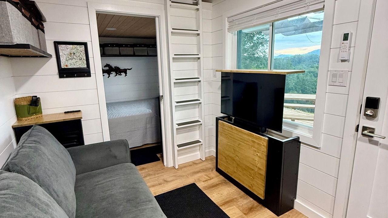 Photo of Livingroom in Hayesville