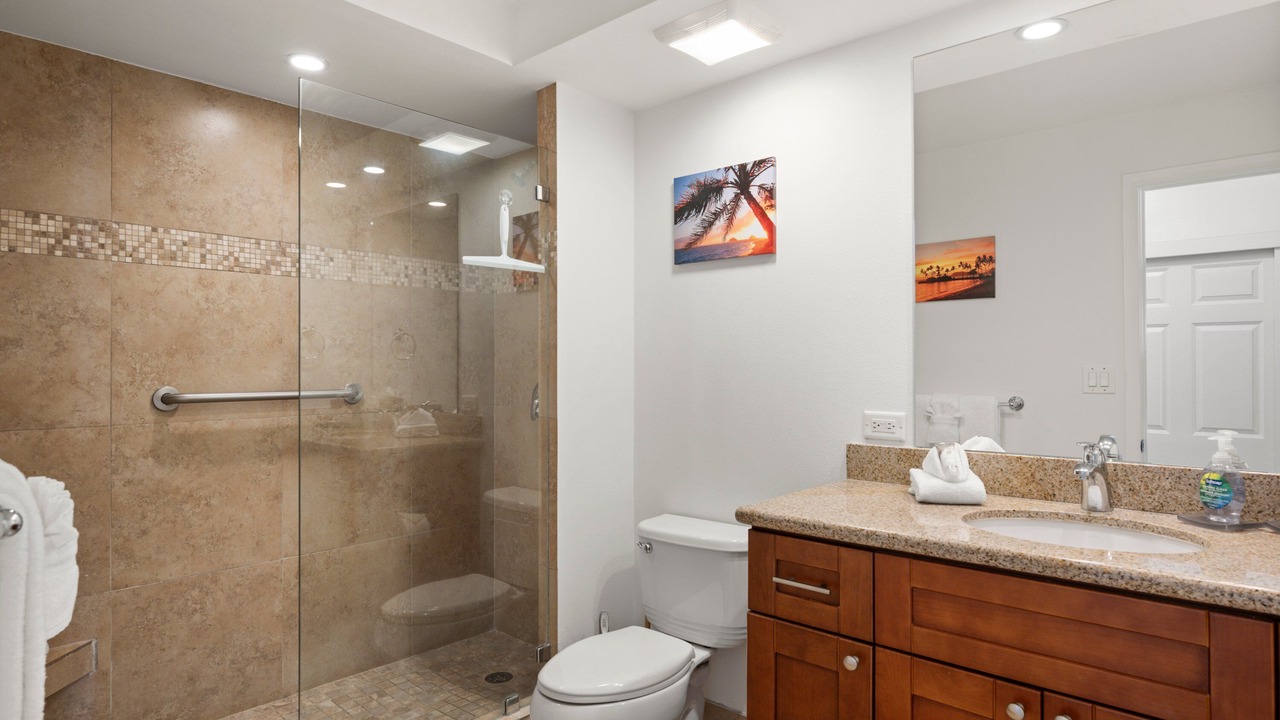 Photo of Bathroom in Historic Lahaina Front Street